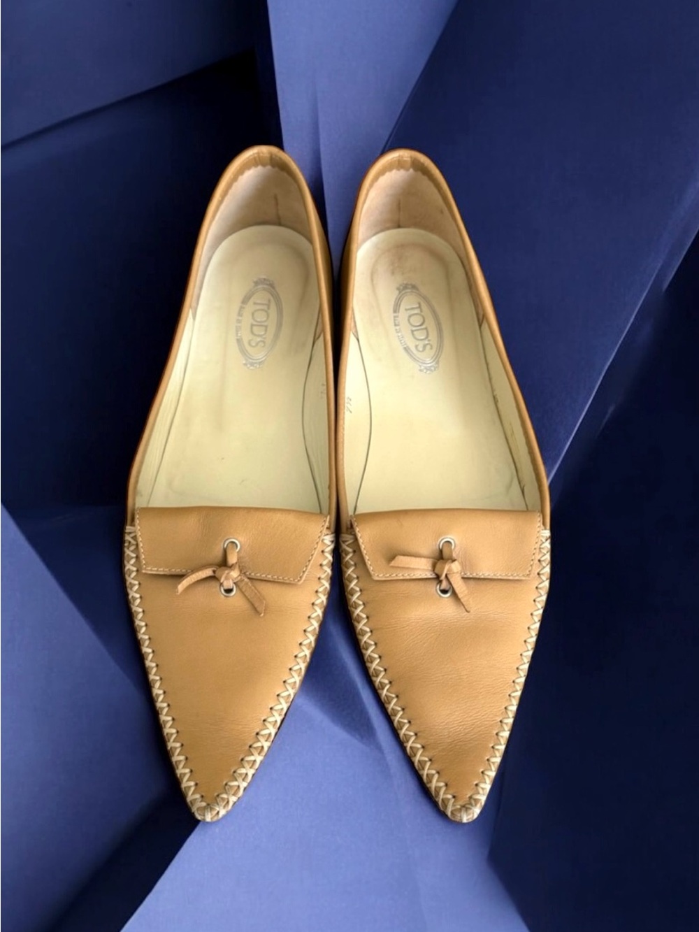 Tod’s Pointed Toe Moc Flats Tan Loafers